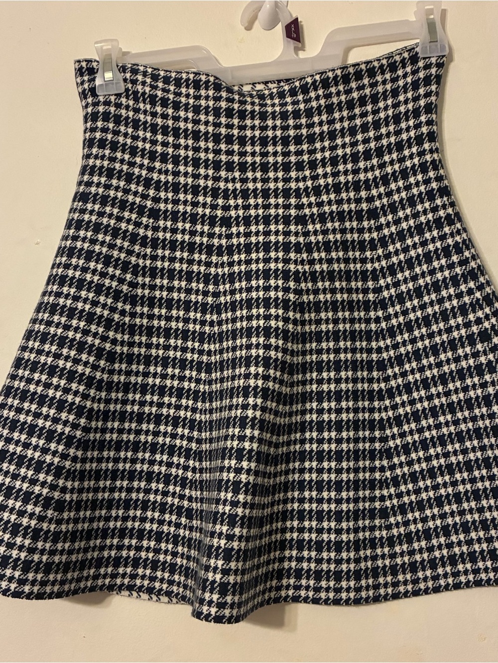 Classic Concepts M pull on Houndstooth A-Line Skirt in Blue and White
